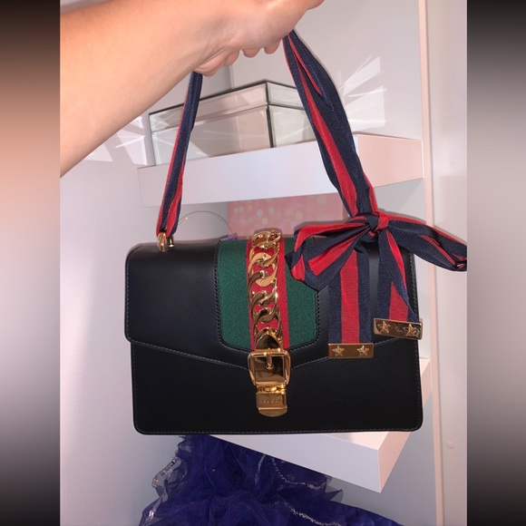 Gucci Sylvie Leather Shoulder Bag - Picture 3 of 16